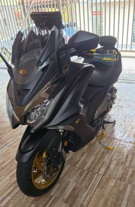 KYMCO AK 550i KYMCO AK 550i
